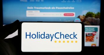 Hotelbewertungen auf HolidayCheck erleichtern die Entscheidung für das passende Hotel (Foto: AdobeStock - 675198243 Timon)